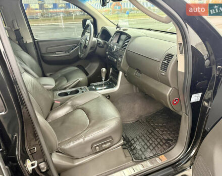 Черный Ниссан Патфайндер, объемом двигателя 3 л и пробегом 265 тыс. км за 18600 $, фото 22 на Automoto.ua