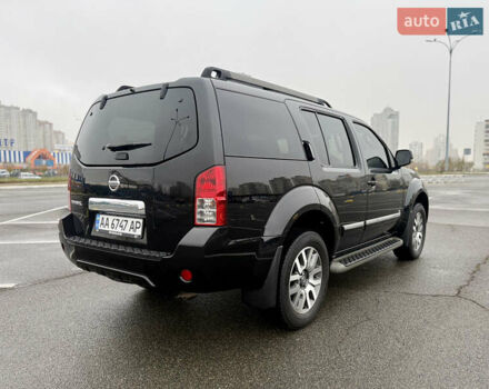 Черный Ниссан Патфайндер, объемом двигателя 3 л и пробегом 265 тыс. км за 18600 $, фото 10 на Automoto.ua