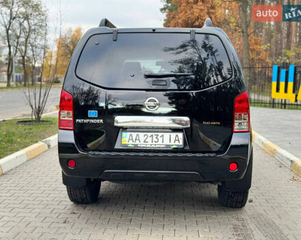 Черный Ниссан Патфайндер, объемом двигателя 2.5 л и пробегом 170 тыс. км за 14800 $, фото 5 на Automoto.ua