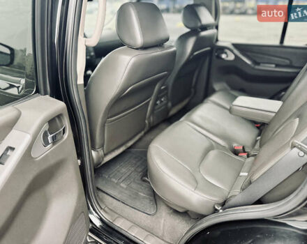 Черный Ниссан Патфайндер, объемом двигателя 3 л и пробегом 265 тыс. км за 18600 $, фото 19 на Automoto.ua