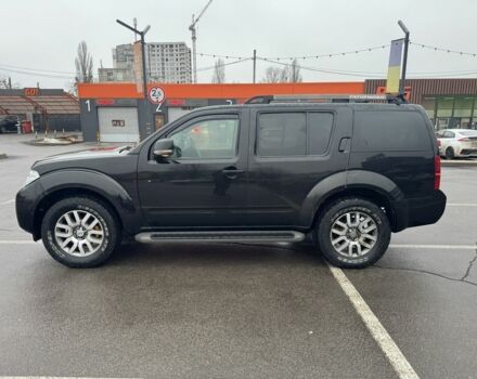 Черный Ниссан Патфайндер, объемом двигателя 2.5 л и пробегом 187 тыс. км за 4999 $, фото 2 на Automoto.ua