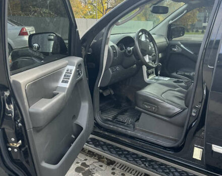 Чорний Ніссан Патфайндер, об'ємом двигуна 3.95 л та пробігом 131 тис. км за 20500 $, фото 4 на Automoto.ua