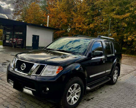 Чорний Ніссан Патфайндер, об'ємом двигуна 3.95 л та пробігом 131 тис. км за 20500 $, фото 1 на Automoto.ua