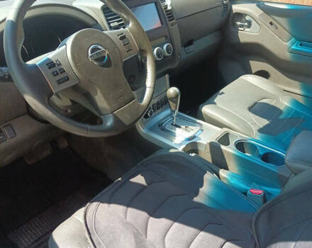 Черный Ниссан Патфайндер, объемом двигателя 2.49 л и пробегом 190 тыс. км за 15000 $, фото 2 на Automoto.ua