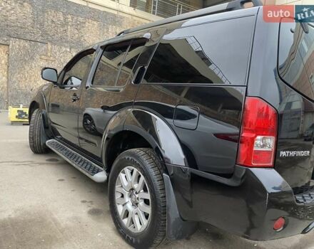 Чорний Ніссан Патфайндер, об'ємом двигуна 2.5 л та пробігом 310 тис. км за 20750 $, фото 4 на Automoto.ua