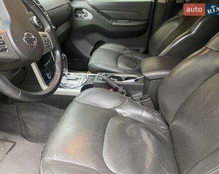 Чорний Ніссан Патфайндер, об'ємом двигуна 2.5 л та пробігом 310 тис. км за 20750 $, фото 5 на Automoto.ua