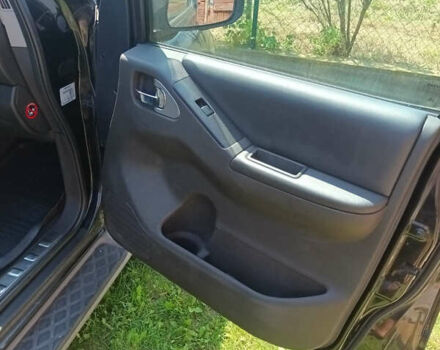 Черный Ниссан Патфайндер, объемом двигателя 2.49 л и пробегом 190 тыс. км за 15000 $, фото 3 на Automoto.ua