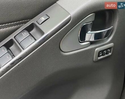 Чорний Ніссан Патфайндер, об'ємом двигуна 2.5 л та пробігом 310 тис. км за 20750 $, фото 12 на Automoto.ua