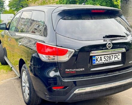 Черный Ниссан Патфайндер, объемом двигателя 3.5 л и пробегом 146 тыс. км за 12500 $, фото 2 на Automoto.ua