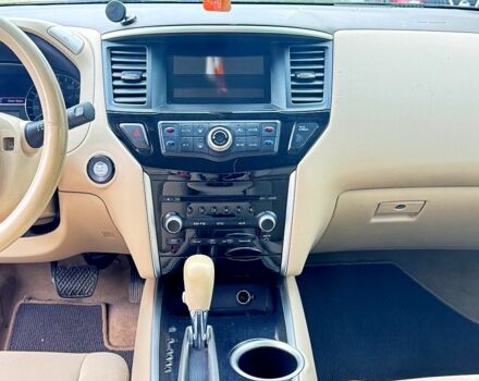 Черный Ниссан Патфайндер, объемом двигателя 3.5 л и пробегом 146 тыс. км за 12500 $, фото 7 на Automoto.ua