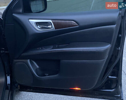 Черный Ниссан Патфайндер, объемом двигателя 3.5 л и пробегом 245 тыс. км за 12900 $, фото 27 на Automoto.ua