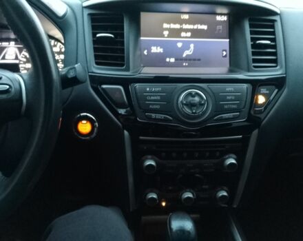 Черный Ниссан Патфайндер, объемом двигателя 3.5 л и пробегом 186 тыс. км за 14700 $, фото 7 на Automoto.ua