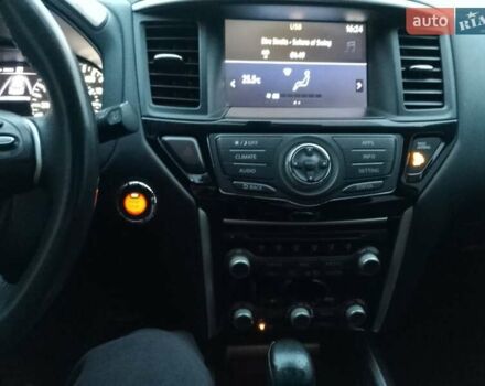 Черный Ниссан Патфайндер, объемом двигателя 3.5 л и пробегом 186 тыс. км за 14700 $, фото 2 на Automoto.ua