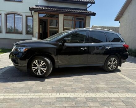 Черный Ниссан Патфайндер, объемом двигателя 3.5 л и пробегом 114 тыс. км за 19800 $, фото 1 на Automoto.ua