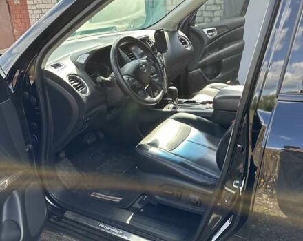 Черный Ниссан Патфайндер, объемом двигателя 3.5 л и пробегом 84 тыс. км за 21000 $, фото 5 на Automoto.ua