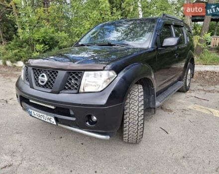 Черный Ниссан Патфайндер, объемом двигателя 2.5 л и пробегом 215 тыс. км за 10700 $, фото 1 на Automoto.ua