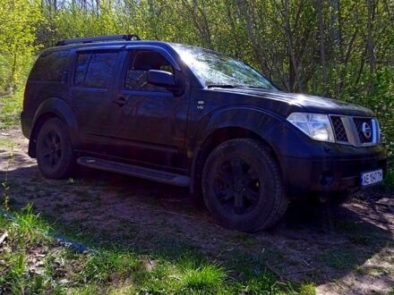 Ниссан Патфайндер 2005 в Днепре (Днепропетровске) на Automoto.ua Черный Ниссан Патфайндер, объемом двигателя 4 л и пробегом 320 тыс. км за 10000 $, фото 1 на Automoto.ua