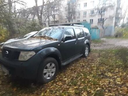 Черный Ниссан Патфайндер, объемом двигателя 2.5 л и пробегом 320 тыс. км за 7000 $, фото 1 на Automoto.ua