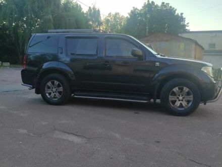 Ниссан Патфайндер 2005 в Броварах на Automoto.ua Черный Ниссан Патфайндер, объемом двигателя 4 л и пробегом 237 тыс. км за 10500 $, фото 1 на Automoto.ua