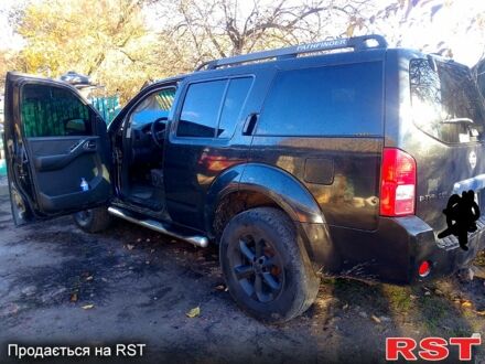 Черный Ниссан Патфайндер, объемом двигателя 2.5 л и пробегом 245 тыс. км за 4200 $, фото 1 на Automoto.ua