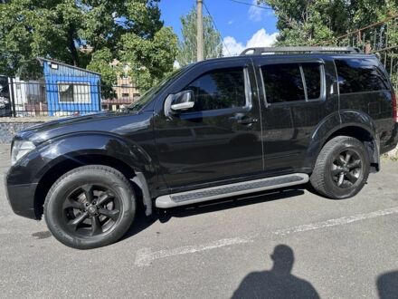 Чорний Ніссан Патфайндер, об'ємом двигуна 2.5 л та пробігом 230 тис. км за 12700 $, фото 1 на Automoto.ua