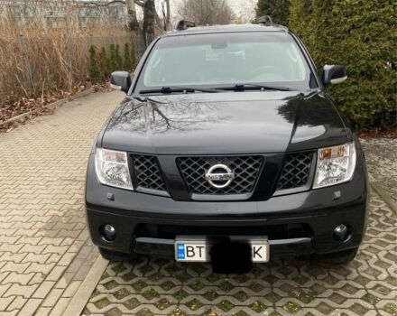 Черный Ниссан Патфайндер, объемом двигателя 2.5 л и пробегом 310 тыс. км за 10000 $, фото 1 на Automoto.ua