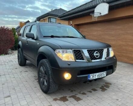 Черный Ниссан Патфайндер, объемом двигателя 3 л и пробегом 216 тыс. км за 4000 $, фото 1 на Automoto.ua