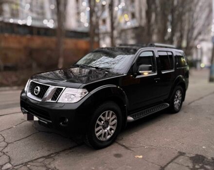 Черный Ниссан Патфайндер, объемом двигателя 2.5 л и пробегом 291 тыс. км за 7524 $, фото 1 на Automoto.ua