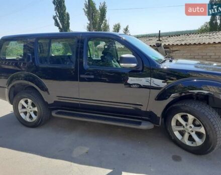 Черный Ниссан Патфайндер, объемом двигателя 2.5 л и пробегом 153 тыс. км за 15000 $, фото 1 на Automoto.ua