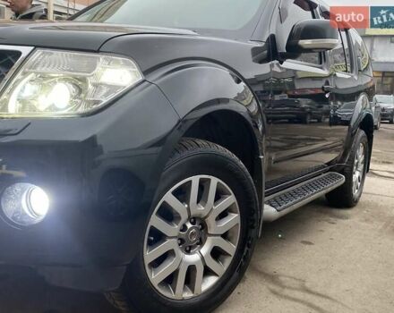 Чорний Ніссан Патфайндер, об'ємом двигуна 2.5 л та пробігом 310 тис. км за 20750 $, фото 1 на Automoto.ua