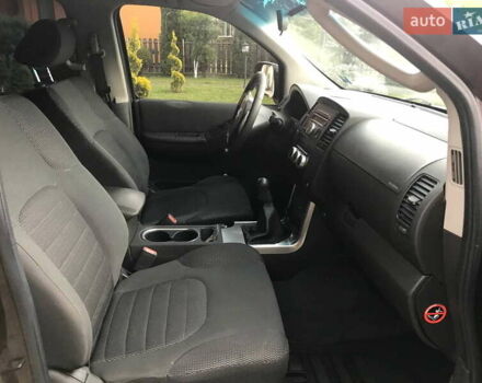 Коричневый Ниссан Патфайндер, объемом двигателя 2.5 л и пробегом 230 тыс. км за 13500 $, фото 11 на Automoto.ua