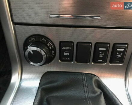 Коричневый Ниссан Патфайндер, объемом двигателя 2.5 л и пробегом 230 тыс. км за 13500 $, фото 7 на Automoto.ua