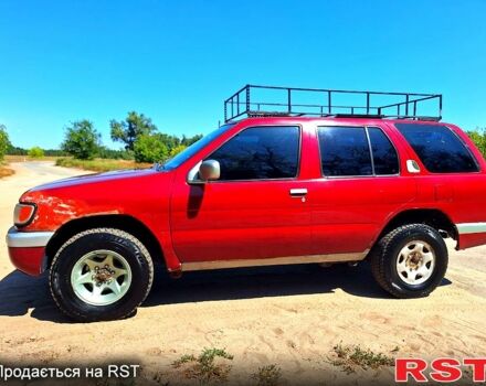 Красный Ниссан Патфайндер, объемом двигателя 3.3 л и пробегом 147 тыс. км за 3960 $, фото 2 на Automoto.ua