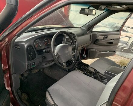 Красный Ниссан Патфайндер, объемом двигателя 3.3 л и пробегом 300 тыс. км за 4300 $, фото 15 на Automoto.ua