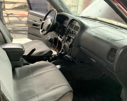 Красный Ниссан Патфайндер, объемом двигателя 3.3 л и пробегом 300 тыс. км за 4300 $, фото 13 на Automoto.ua