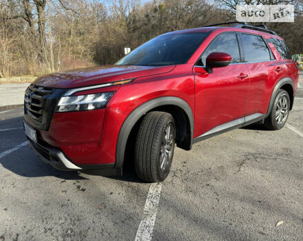 Червоний Ніссан Патфайндер, об'ємом двигуна 3.5 л та пробігом 27 тис. км за 33000 $, фото 2 на Automoto.ua