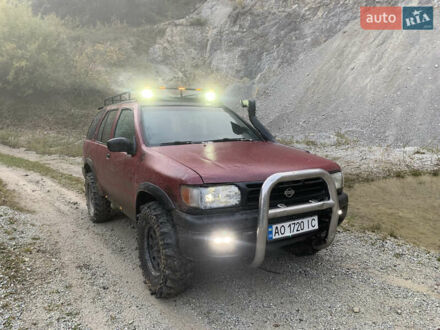 Ниссан Патфайндер 1997 в Рахове на Automoto.ua Красный Ниссан Патфайндер, объемом двигателя 2.5 л и пробегом 300 тыс. км за 4300 $, фото 1 на Automoto.ua