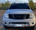 Серый Ниссан Патфайндер, объемом двигателя 2.5 л и пробегом 309 тыс. км за 6999 $, фото 2 на Automoto.ua