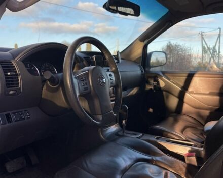 Серый Ниссан Патфайндер, объемом двигателя 2.5 л и пробегом 309 тыс. км за 6999 $, фото 3 на Automoto.ua
