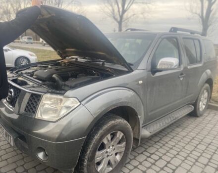 Сірий Ніссан Патфайндер, об'ємом двигуна 2.5 л та пробігом 218 тис. км за 6904 $, фото 6 на Automoto.ua