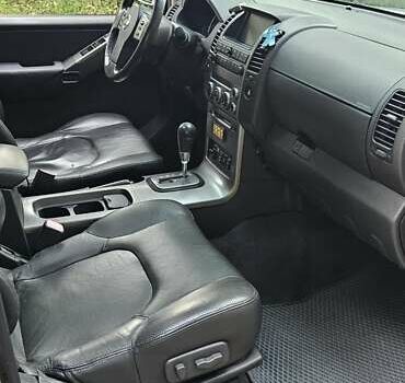 Сірий Ніссан Патфайндер, об'ємом двигуна 2.5 л та пробігом 192 тис. км за 9800 $, фото 9 на Automoto.ua