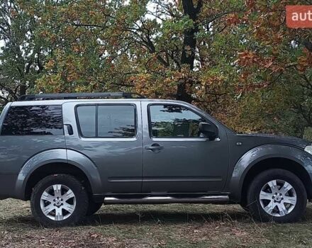 Сірий Ніссан Патфайндер, об'ємом двигуна 2.5 л та пробігом 361 тис. км за 5999 $, фото 7 на Automoto.ua