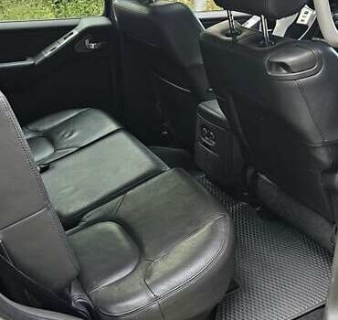 Сірий Ніссан Патфайндер, об'ємом двигуна 2.5 л та пробігом 192 тис. км за 9800 $, фото 12 на Automoto.ua