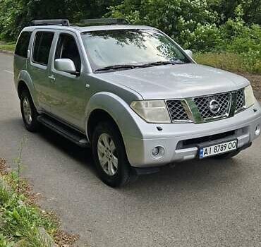 Сірий Ніссан Патфайндер, об'ємом двигуна 2.5 л та пробігом 192 тис. км за 9800 $, фото 5 на Automoto.ua