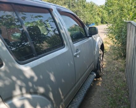 Сірий Ніссан Патфайндер, об'ємом двигуна 2.5 л та пробігом 357 тис. км за 7100 $, фото 12 на Automoto.ua