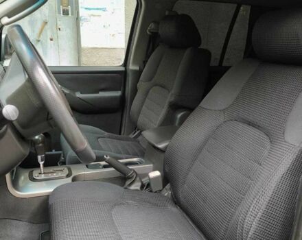 Серый Ниссан Патфайндер, объемом двигателя 2.5 л и пробегом 358 тыс. км за 5978 $, фото 4 на Automoto.ua