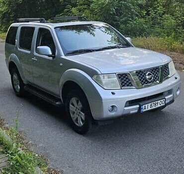 Сірий Ніссан Патфайндер, об'ємом двигуна 2.5 л та пробігом 192 тис. км за 9800 $, фото 1 на Automoto.ua