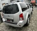 Сірий Ніссан Патфайндер, об'ємом двигуна 4 л та пробігом 270 тис. км за 9500 $, фото 4 на Automoto.ua