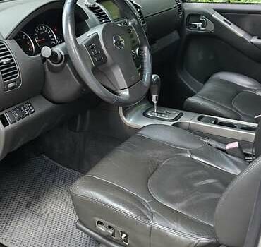 Сірий Ніссан Патфайндер, об'ємом двигуна 2.5 л та пробігом 192 тис. км за 9800 $, фото 10 на Automoto.ua