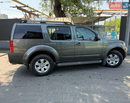 Серый Ниссан Патфайндер, объемом двигателя 2.49 л и пробегом 407 тыс. км за 10888 $, фото 5 на Automoto.ua